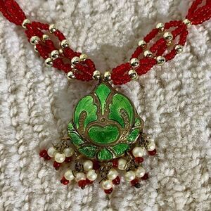 Reversible Red to Green Detailed Asian Themed Beaded Multi-strand Necklace EUC